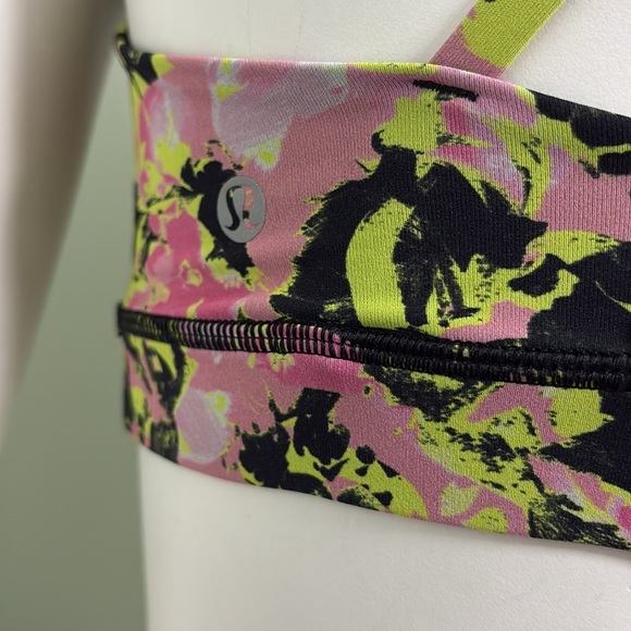 Lululemon Energy Luxtreme Sports Bra Multi Strap Cross Back Floral Highlight 6 - Picture 6 of 6